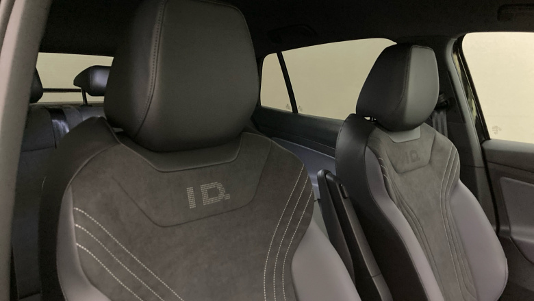 Volkswagen ID.5 210kW Essential Pro 77kWh 5dr Auto Electric Coupe